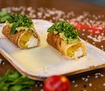 Блины с ананасом и сыром креметте