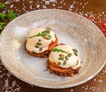 Хашбраун с соусом галландез