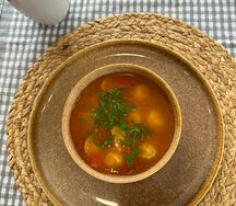 Суп с куриными пельменями и овощами