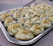 Манты с курицей и грибами