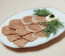 Говяжий язык отварной с хреном