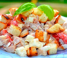 Салат с курицей и копченым сыром