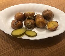 Жареный картофель с чесноком