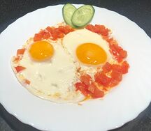 Яичница с помидорами