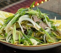 Салат с маринованными огурчиками и телятиной