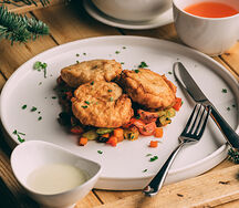 Куриные котлеты с овощным гарниром