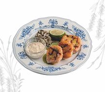 Рулет из лосося с диким рисом