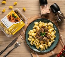Тушенка с макаронами