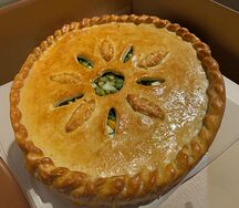 Пирог с зелёным луком и яйцом