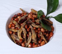 Анчоусы с арахисом