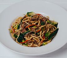 Удон с телятиной и овощами