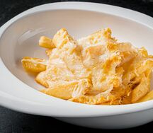 Картофель фри с пармезаном и трюфельным маслом