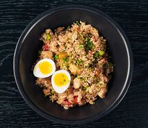 Жареный рис с курицей