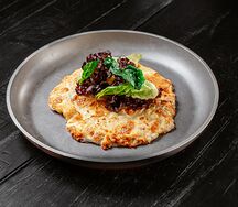 Куриная отбивная с грибами под сырной шапкой