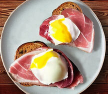 Eggs benedict
