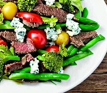 Beef & blue cheese salad
