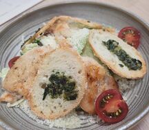 Салат Цезарь с курицей