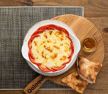 Сулугуни, жаренный с помидорами
