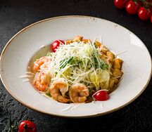 Салат Цезарь с креветками