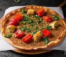 Ламаджо с телятиной и овощами