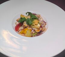 Вок с кальмарами и овощами по-гуандонски