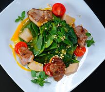 Салат с куриным бедром