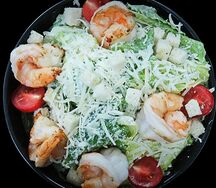 Салат Цезарь с креветками