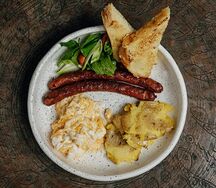 Глазунья с охотничьими колбасками