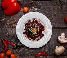Салат из свеклы с грецким орехом