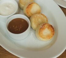 Сырники со сметаной 