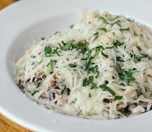 Паста с курицей и грибами