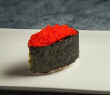 Гункан с тобико