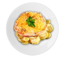 Мясо по-французски с картофелем