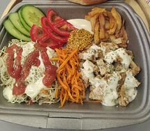 Шаурма на тарелке с курицей Xxl