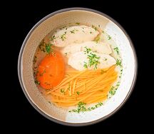 Суп куриный с домашней лапшой