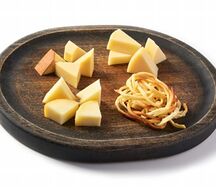 Ассорти домашних сыров