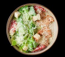 Салат Цезарь с курицей