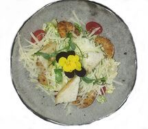 Салат Цезарь с креветками