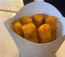 3 сырных палочки