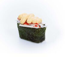Гункан с крабом