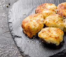 Шампиньоны, запеченные с сыром