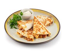 Кесадилья с курицей и грибами