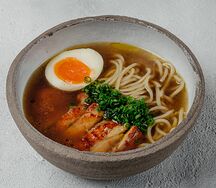 Суп-лапша с курицей и трюфельным маслом 