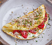 Белковый омлет с козьим сыром и трюфелем