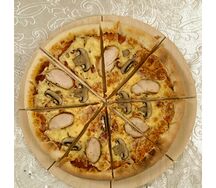 Пицца с курицей и грибами