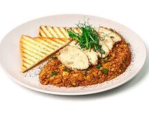 Обжаренный рис с яйцом и куриным филе