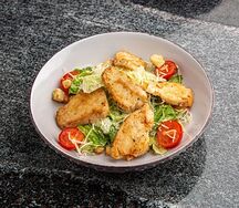 Салат Цезарь с курицей