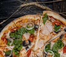 Fresh пицца с ветчиной и грибами
