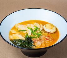 Рамен сырный с курицей