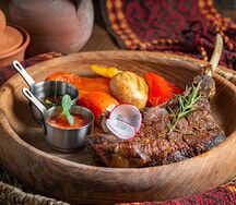 Конские ребра, приготовленные в печи